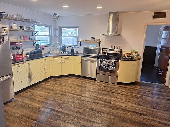 4th image of 1001 N Caddo St