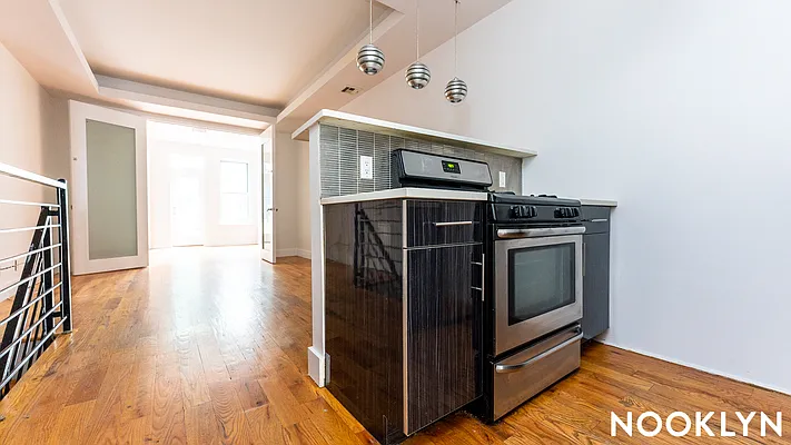 Rented by Nooklyn NYC LLC | media 24