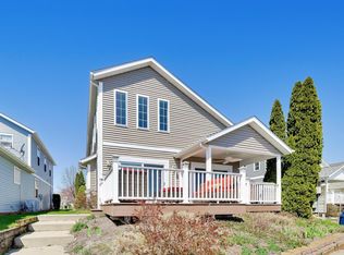 425 Island Pointe Dr, Saint Joseph, MI