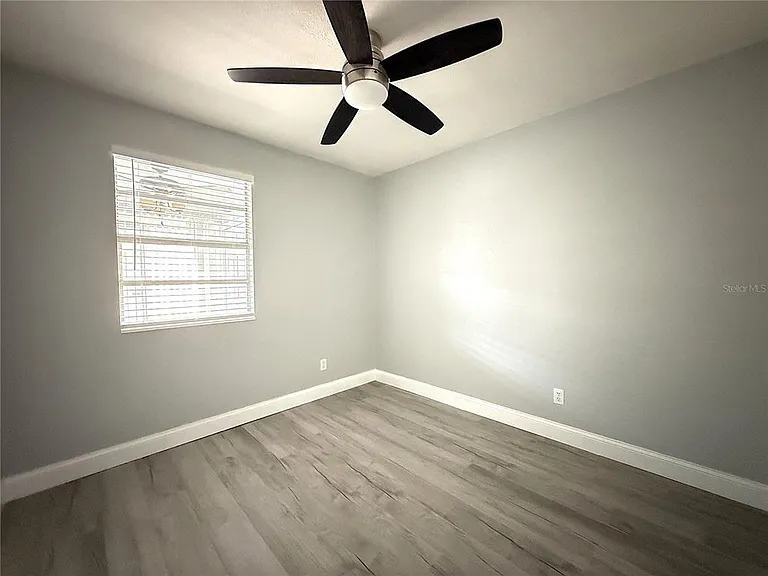 1231 Illinois Ave #1 — Photo 16