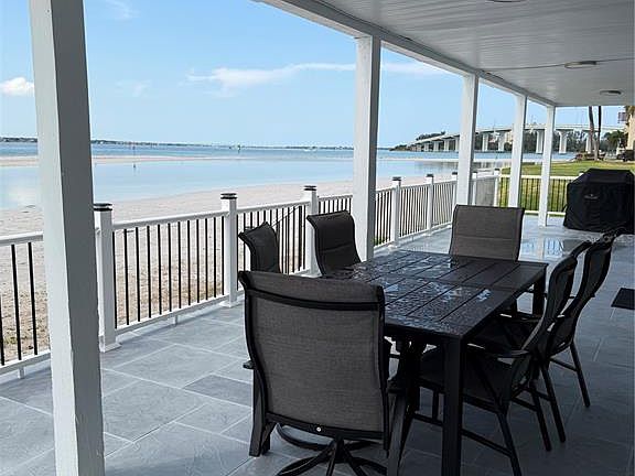 5th image of 887 S GULFVIEW BOULEVARD