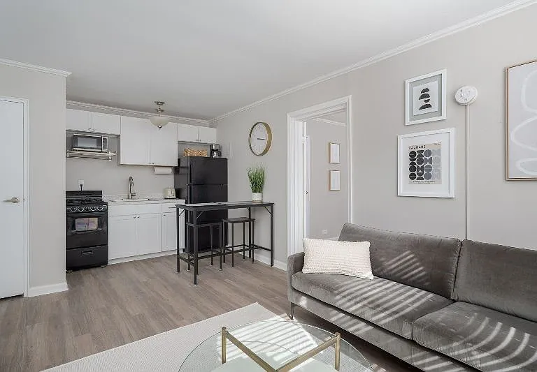 One Bedroom Across From Walking & Biking Trails in Fisher Park - Water & Parking Included — Photo 17
