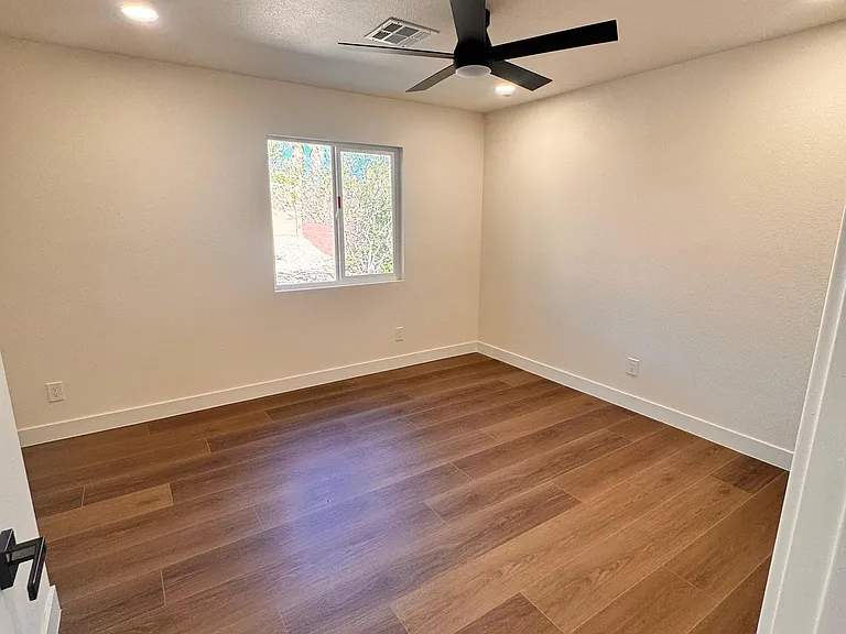 1321 Nadine Way — Photo 5