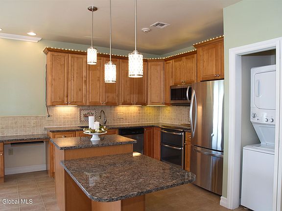 4th image of 8 Wall St APT 438