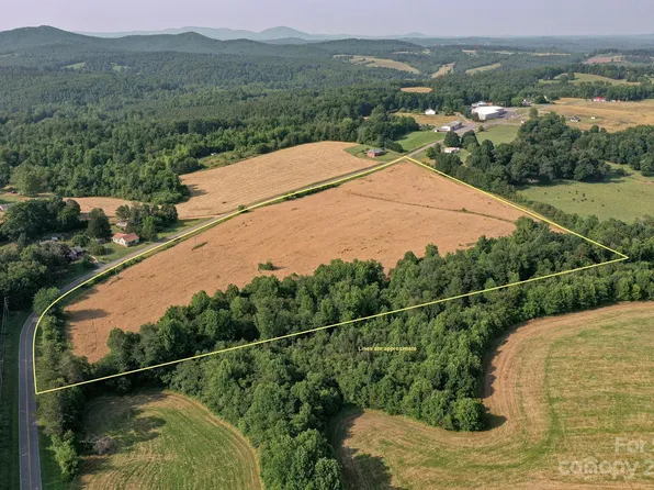 8351 Gus Peeler Rd, Connelly Springs, NC 28612