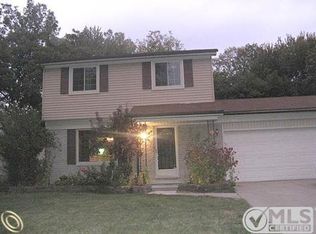 481 Buckingham Rd, Canton, MI 48188