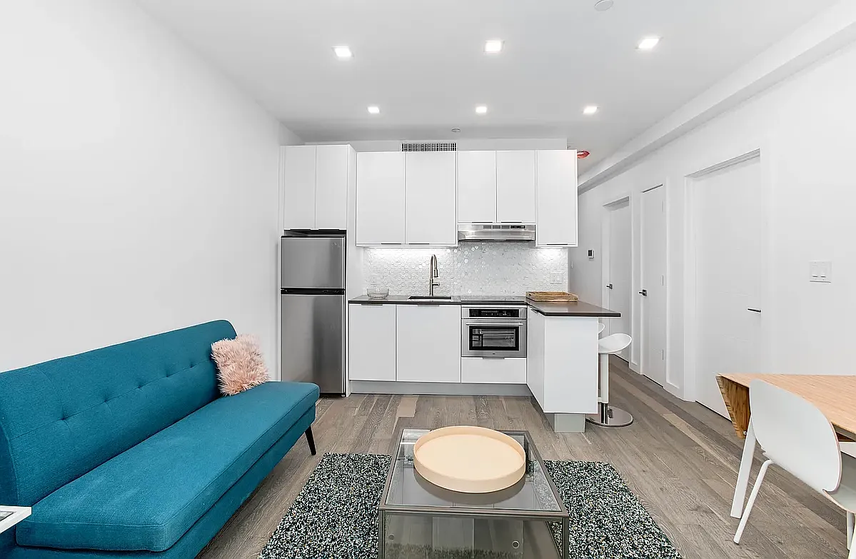 319 Broadway — Photo 1