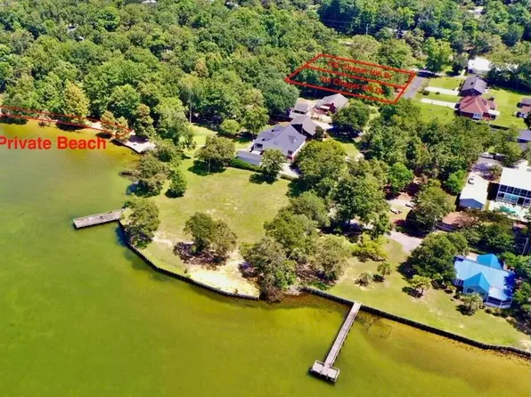 102 Chapel Hill Dr, Bonneau, SC 29431