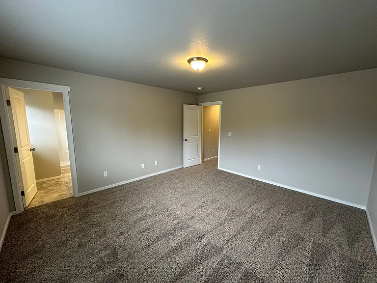 5032 Evie St SE — Photo 16