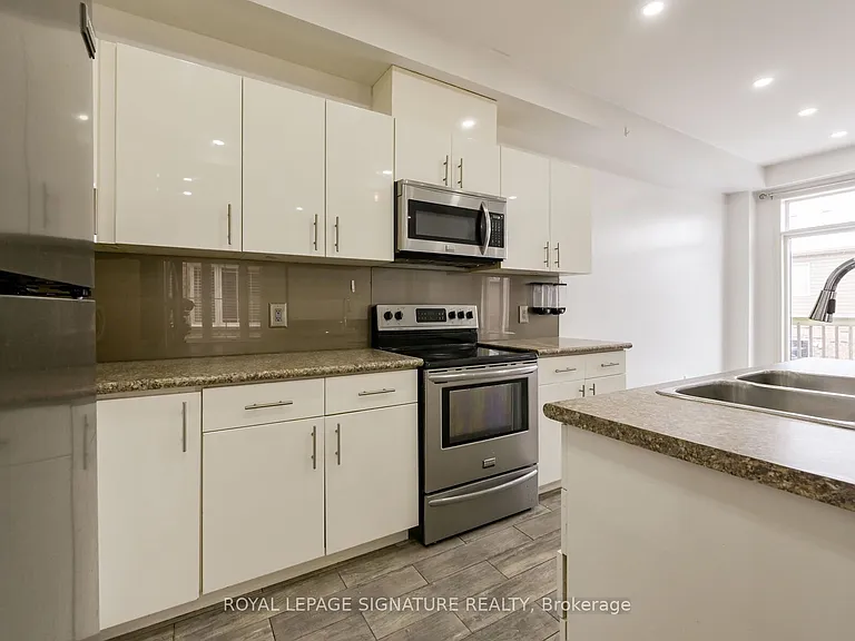 96 Highgate Dr #UPPER LEVEL A — Photo 21