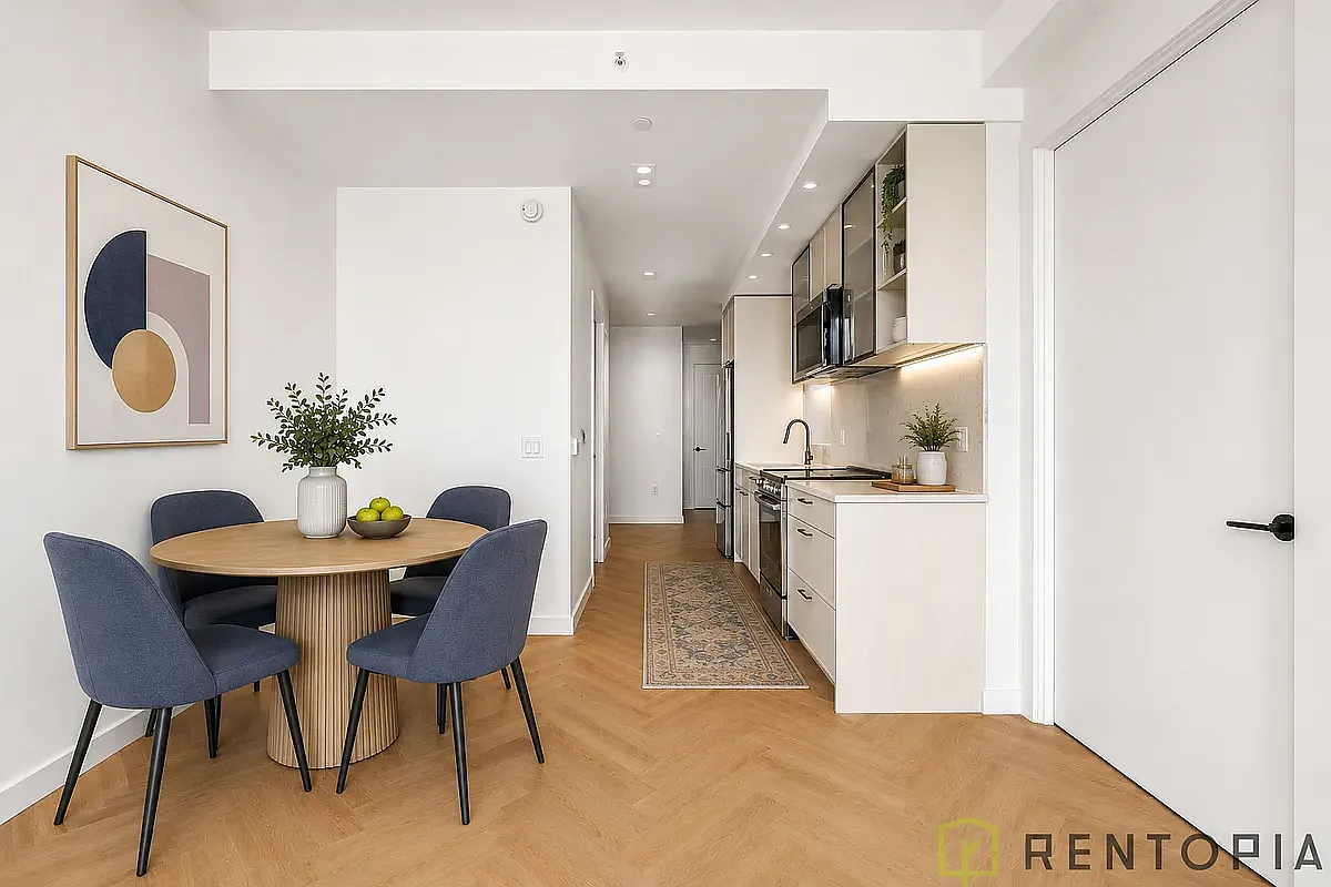106 Fleet Place — Photo 2