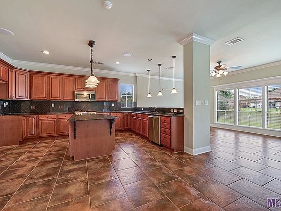 3rd image of 16475 Long Lake Dr