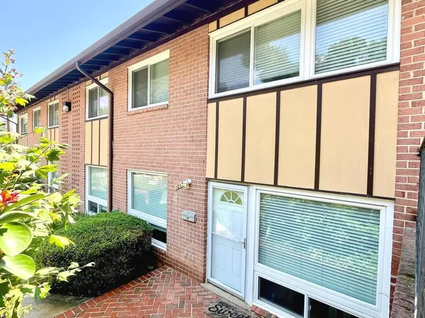 10139 Fair Woods Dr, Fairfax, VA 22030