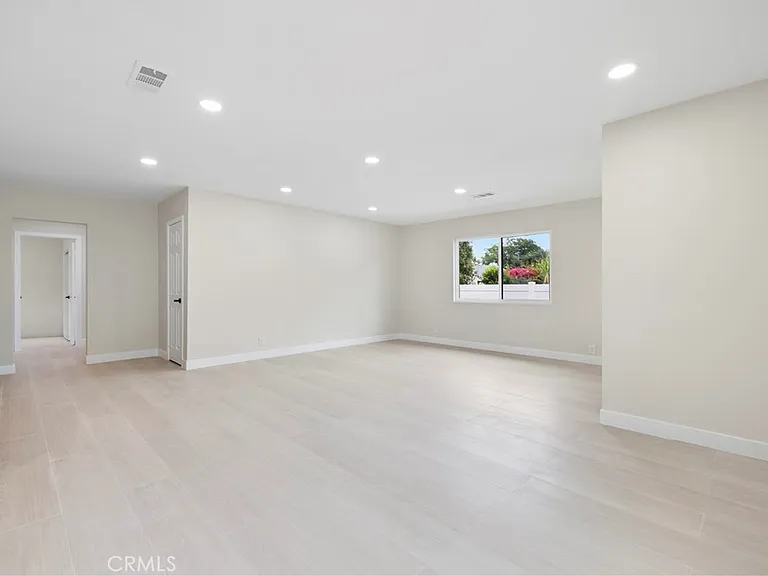 7108 Quakertown Ave — Photo 9