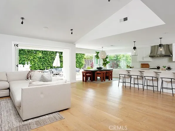 1826 Buttonshell Ln, Newport Beach, CA 92660