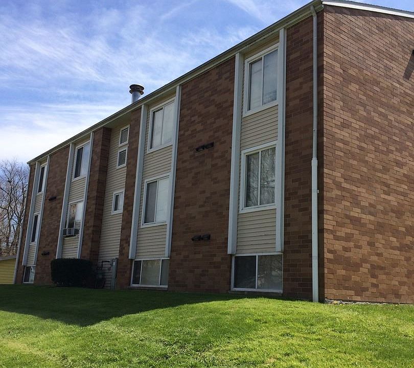 2nd image of 1906 6th St NE APT 004