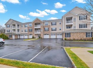 636 Brookside Ct #636, Newtown, CT 06470