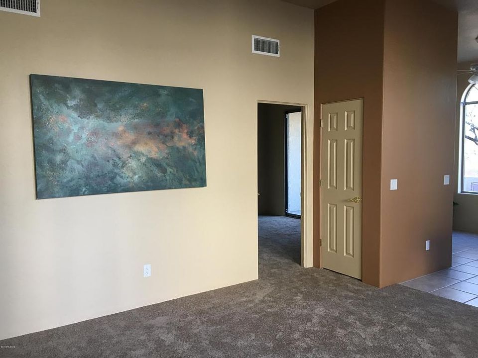 1st image of 2412 W Via Di Silvio