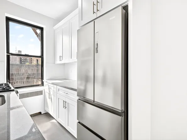 190 East Mosholu Parkway South image 14 of 36