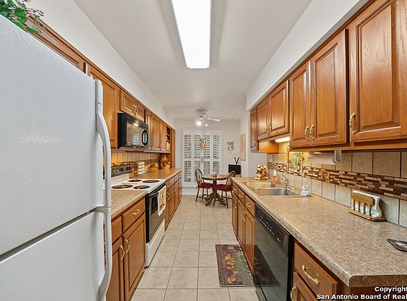 5th image of 8702 Village Dr
