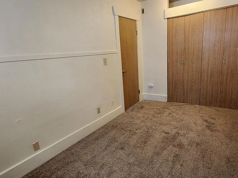 Florence Apartments — Photo 9