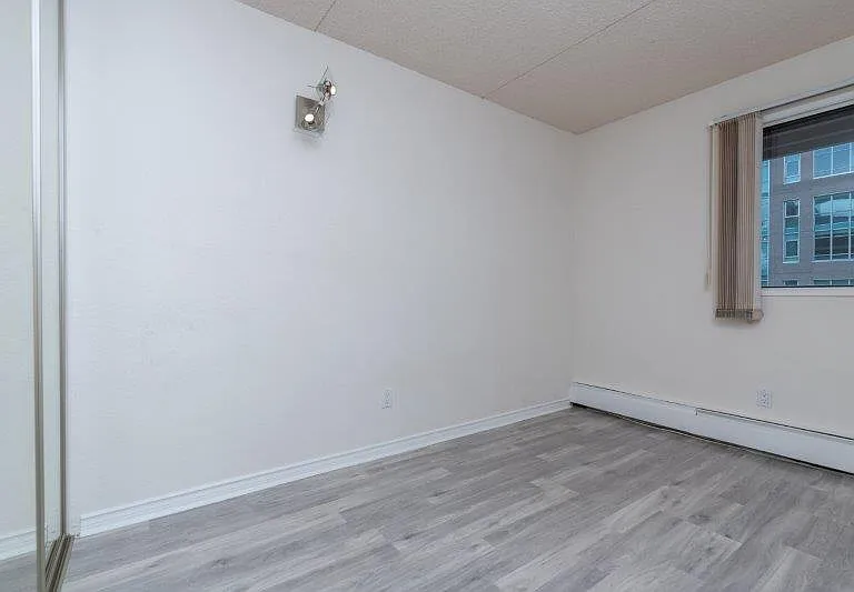 735 12th Ave SW #605 — Photo 11