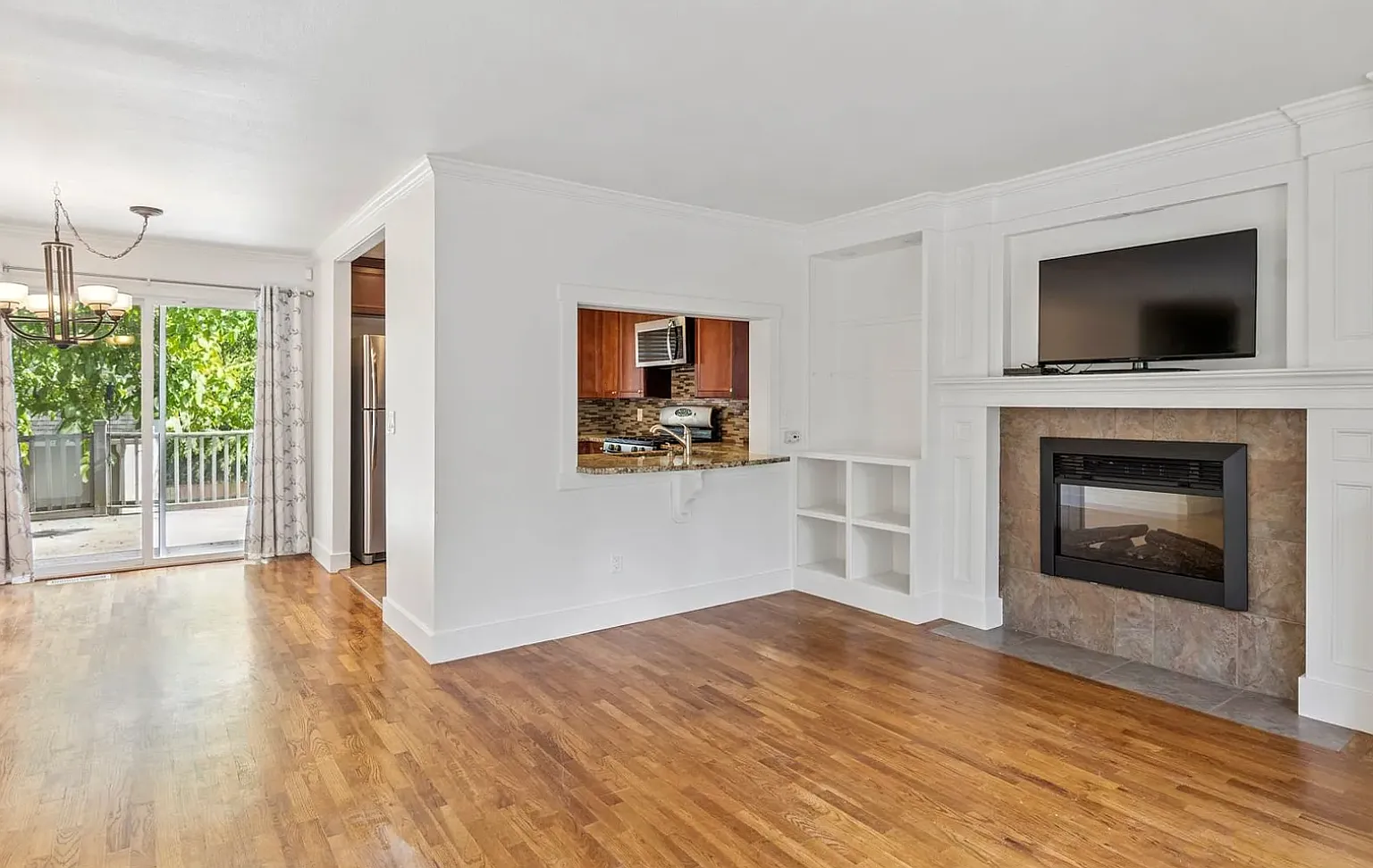 5 bed, 2000 sqft, $4,000 — Photo 3