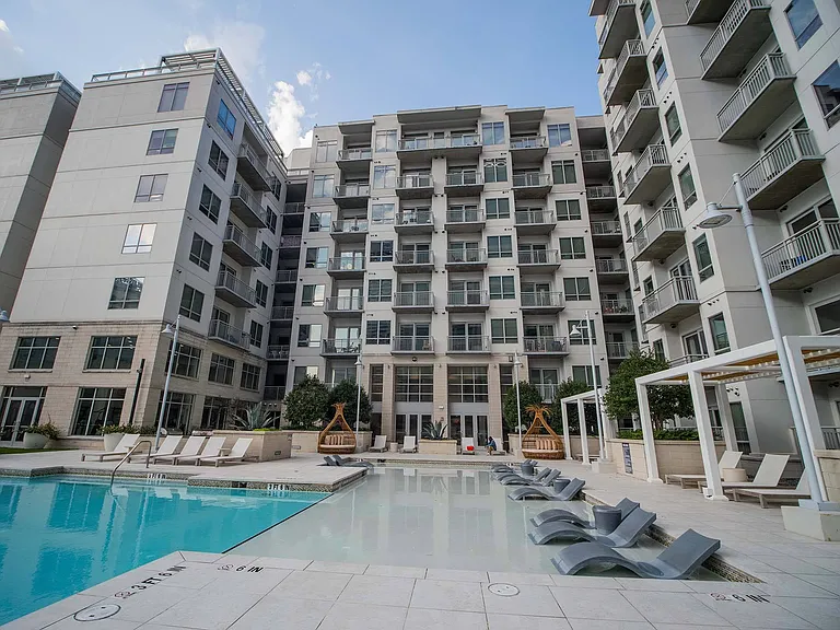Trace Midtown Apartments — Photo 29