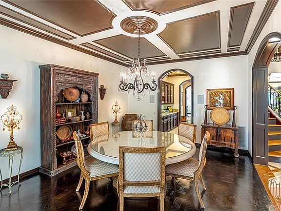 3rd image of 5466 Collingwood Cir