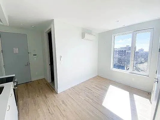 Rented by REQCENTER LLC | media 15