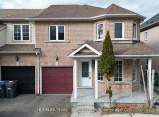 15 Redfinch Way N, Brampton, ON L7A 2B2