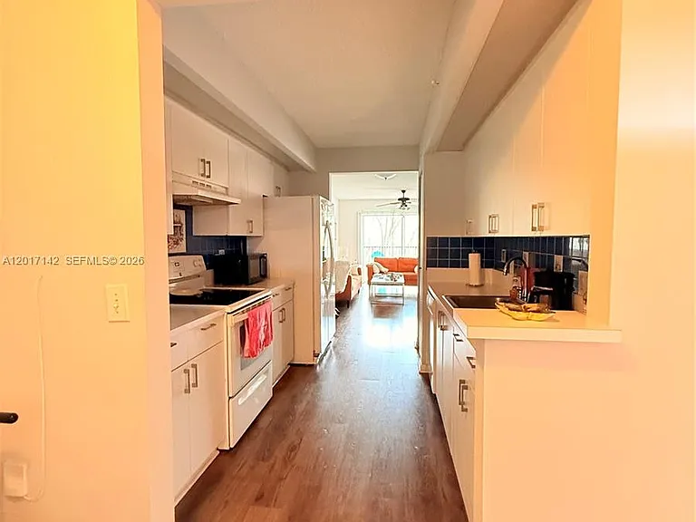 571 SW 142nd Ave #311O — Photo 14