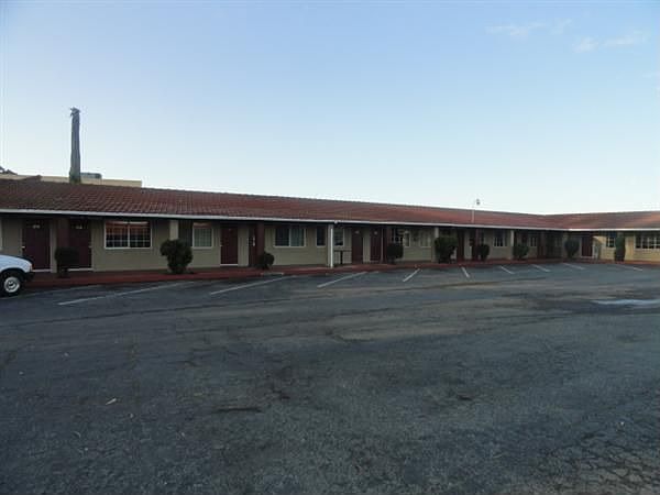 2nd image of 1161 N Main St