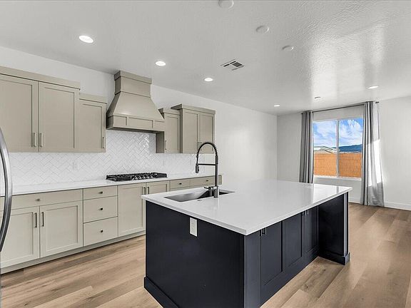 5th image of 3525 E Red Pine Way