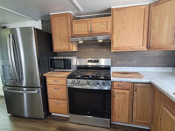 4th image of 747 Lewelling Blvd #39