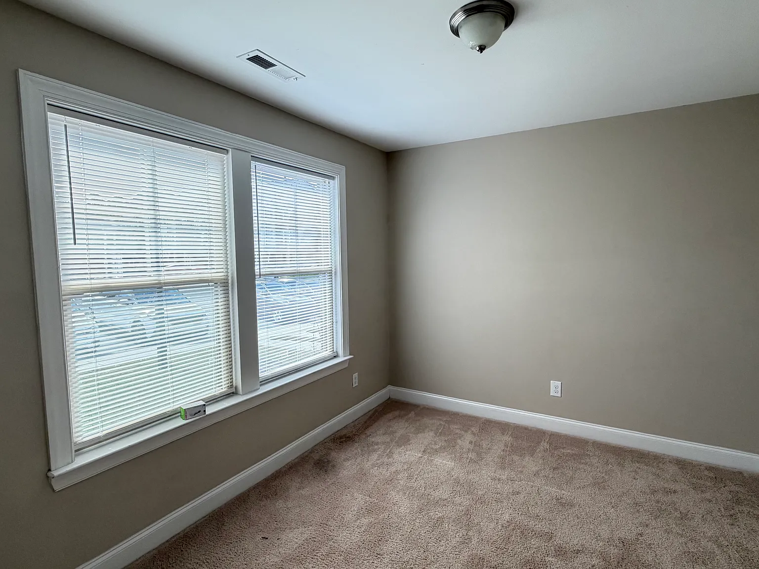 525 Portstewart Dr — Photo 2