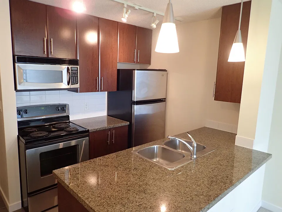 58 Keefer Pl #1203