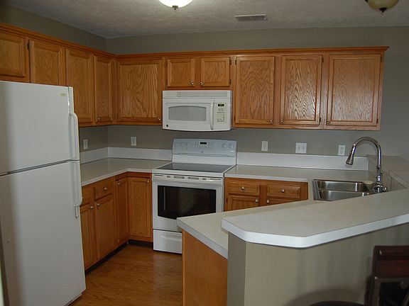 2nd image of 8632 S Jasonville Ct SE #137