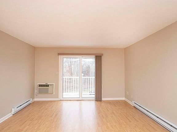 4th image of 180 Main St APT F148
