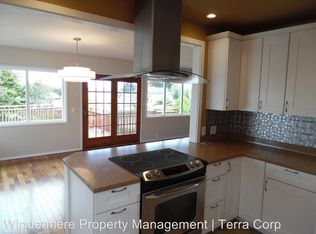 812 F Ave, Anacortes, WA 98221