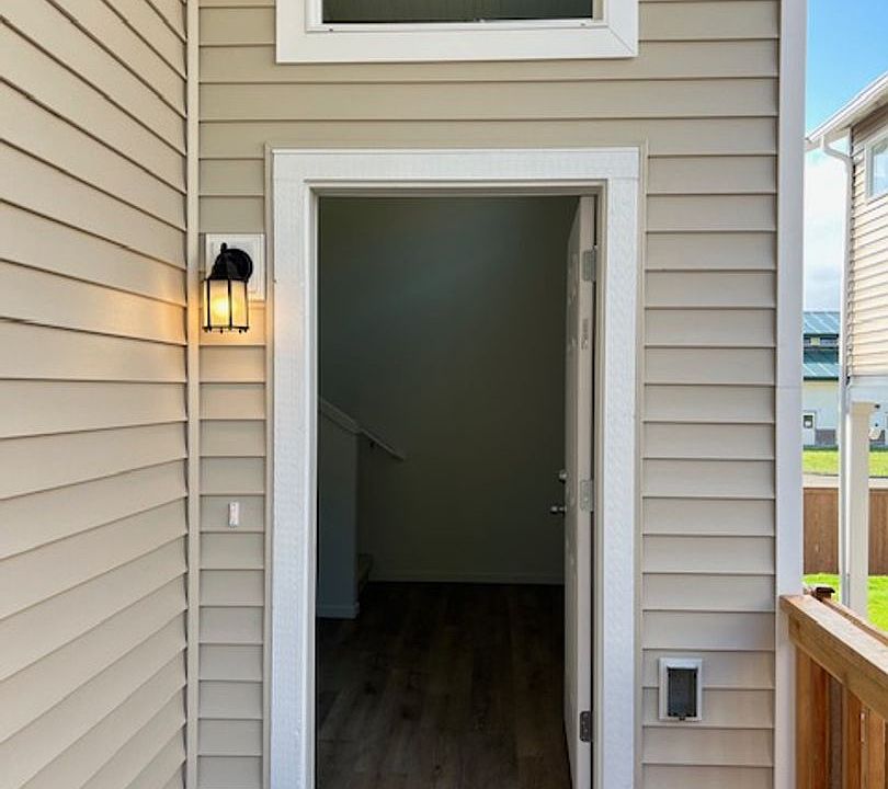 1st image of 7239 42nd Pl NE
