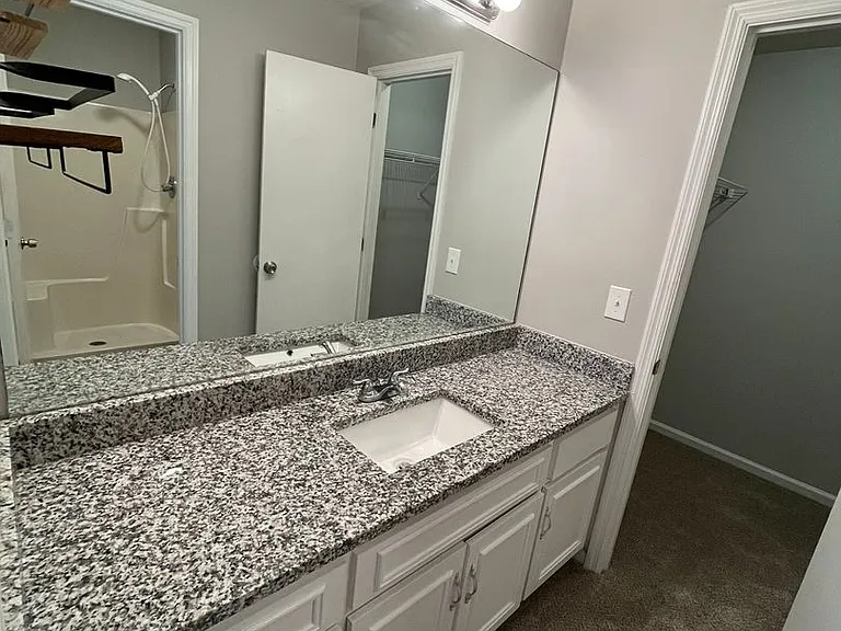 4310 Hart St — Photo 12