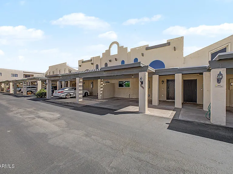 2225 E Catalina Dr — Photo 41