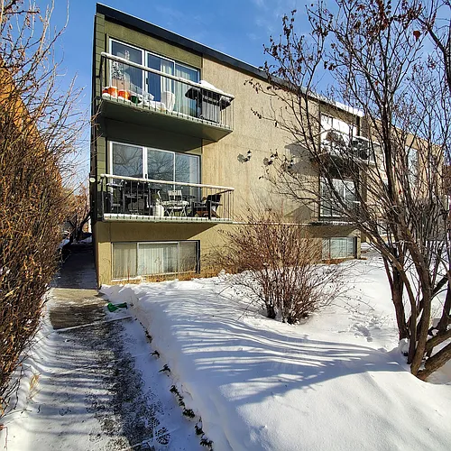 1724 10a St SW #206 Photo 1