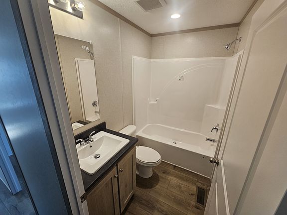 4th image of 2027 Hurley St