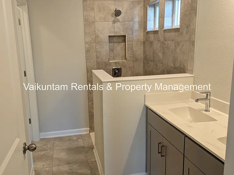 74 Newton Ln — Photo 13