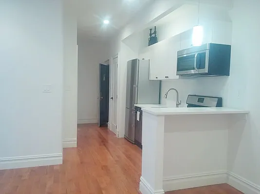 Rented by Bohemia Realty Group | media 29