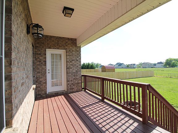 3rd image of 654 Fleming Farms Dr