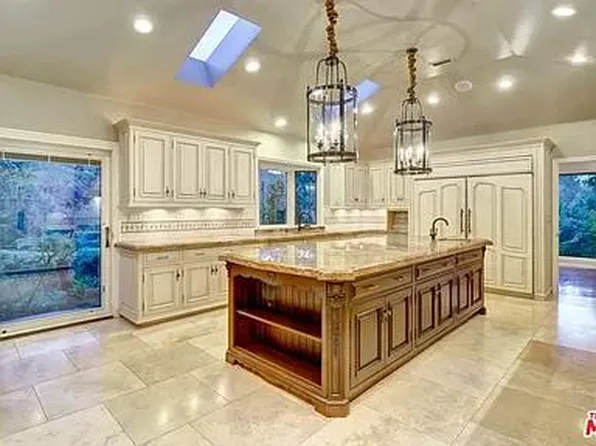 1681 Stone Canyon Rd, Los Angeles, CA 90077