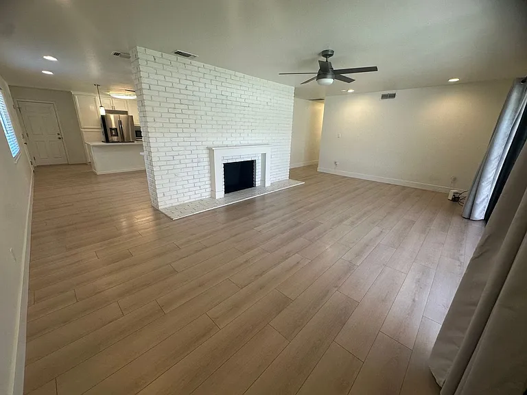 9101 Rosewood Dr — Photo 15